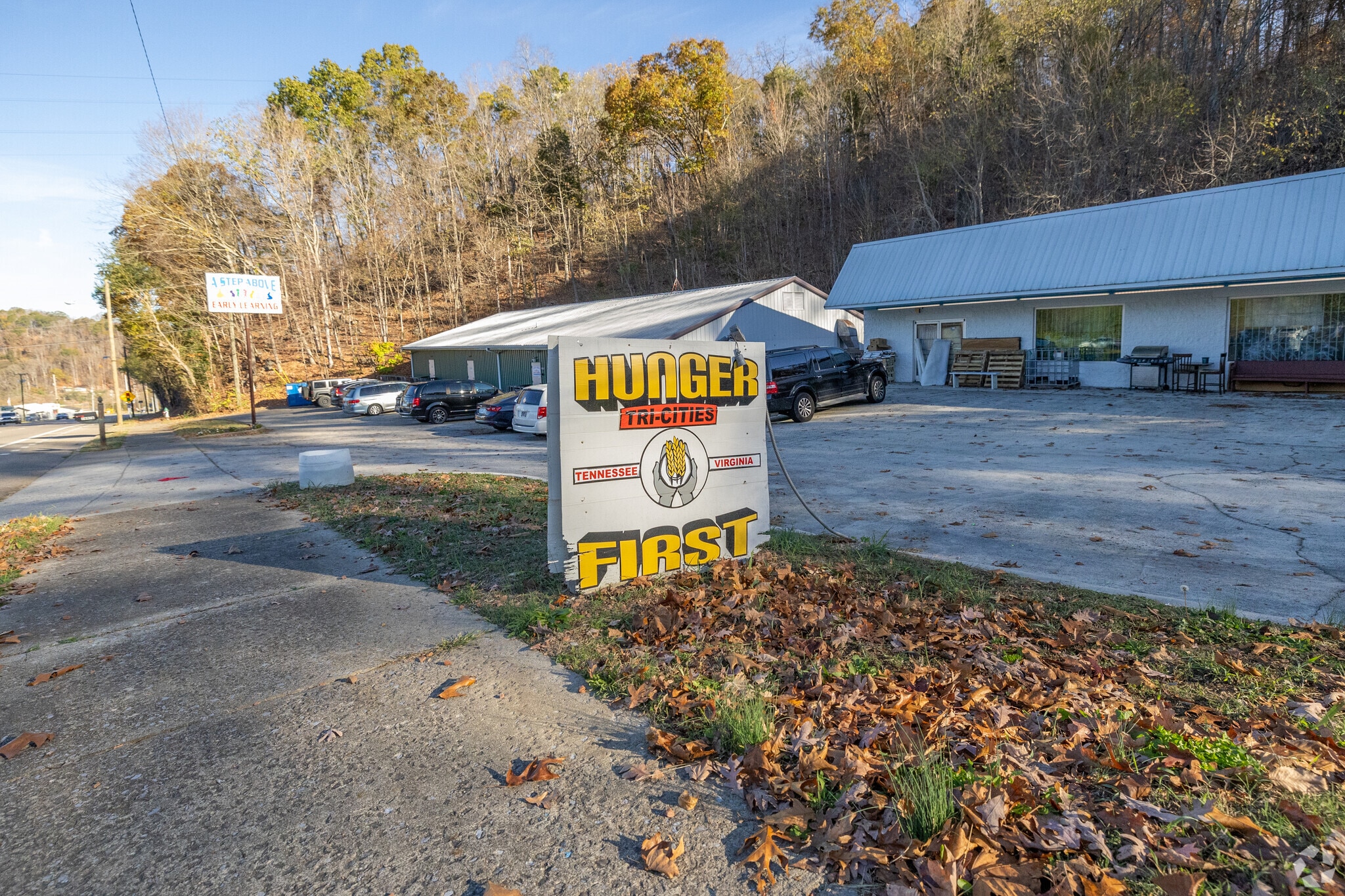 Hunger First distributes food to Lynn Garden locals in need.