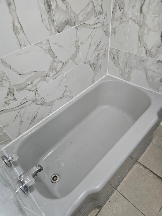 4915 Ventnor Ave unit Basement Apt, Ventnor City, NJ 08406 - photo 3