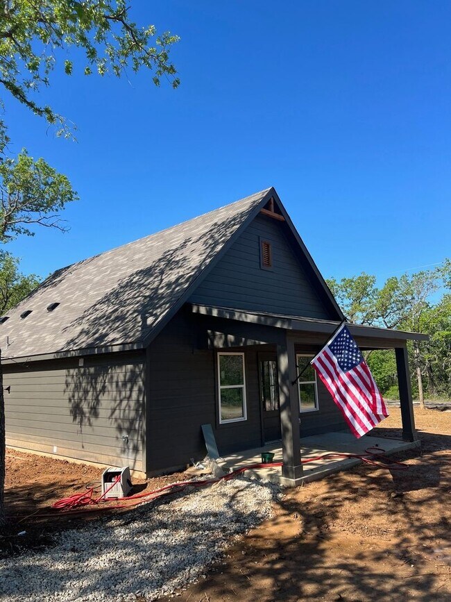 10733 Shady Oaks Dr, Bridgeport, TX 76426 - photo 3