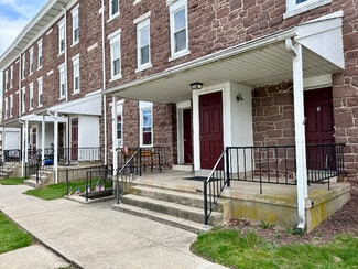 42 E Pine St Unit . 3, Cleona, PA 17042