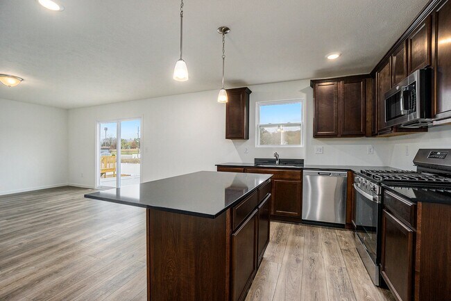 3151 Daisy Way unit 37690537, Burton, MI 48519 - photo 3