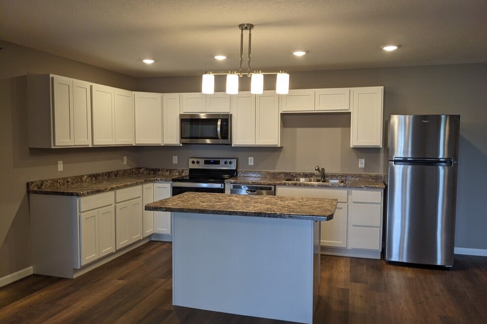 Lakeview Apartments, Albert Lea, MN 56007 - photo 1