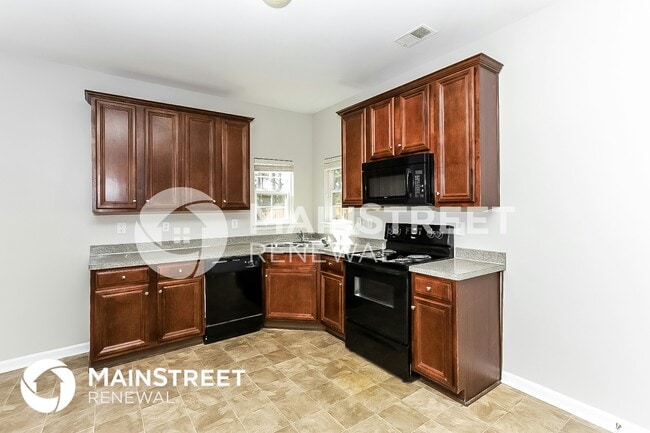 5118 Upper Elm St, Atlanta, GA 30349 - photo 6