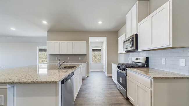 128 Lake Ridge Dr, Broussard, LA 70518 - photo 3