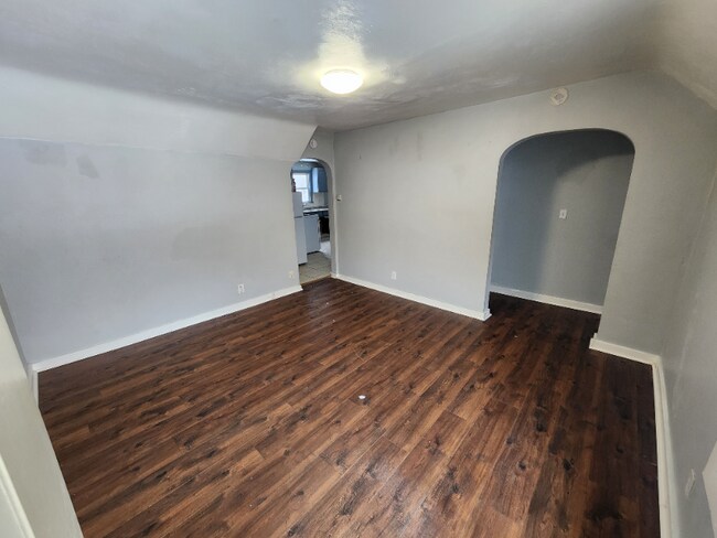 1119 Lake St unit 2, Kalamazoo, MI 49001 - photo 4