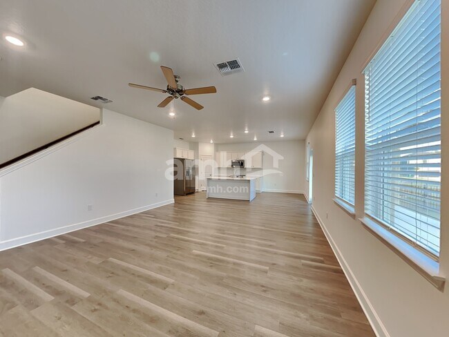 37854 Dusty Saddle Ln, Zephyrhills, FL 33541 - photo 7