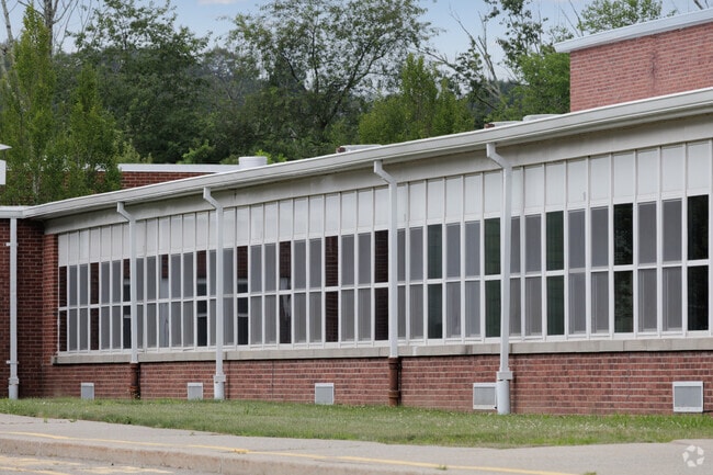 71% of students are at least proficient in math at the Stonybrook School.