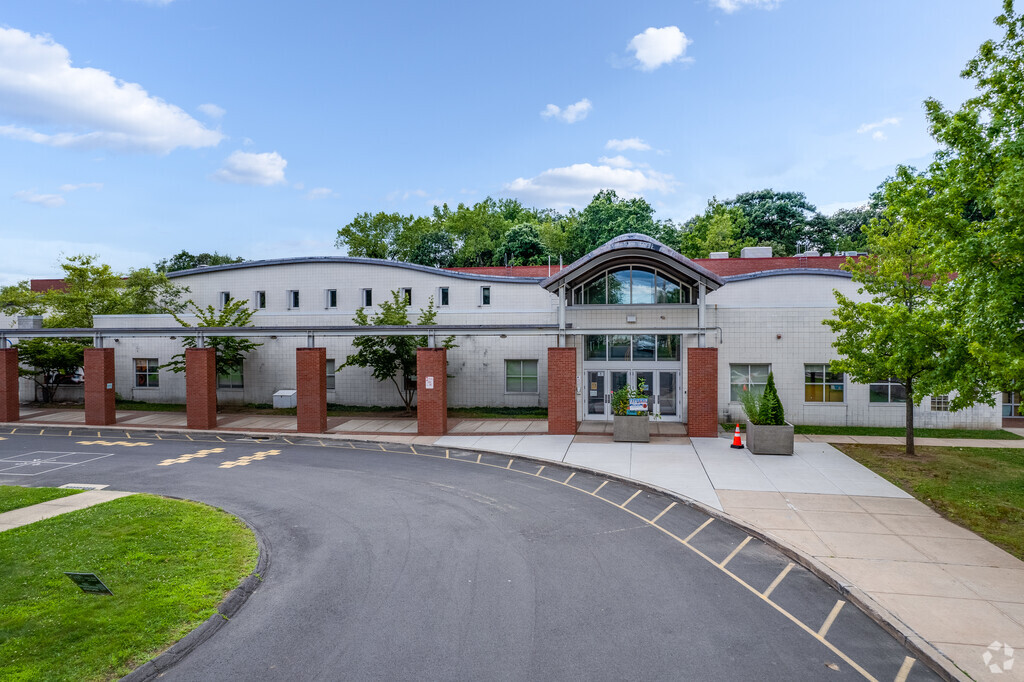 Mckinley Elementary School serves families living in the Fairfield community.