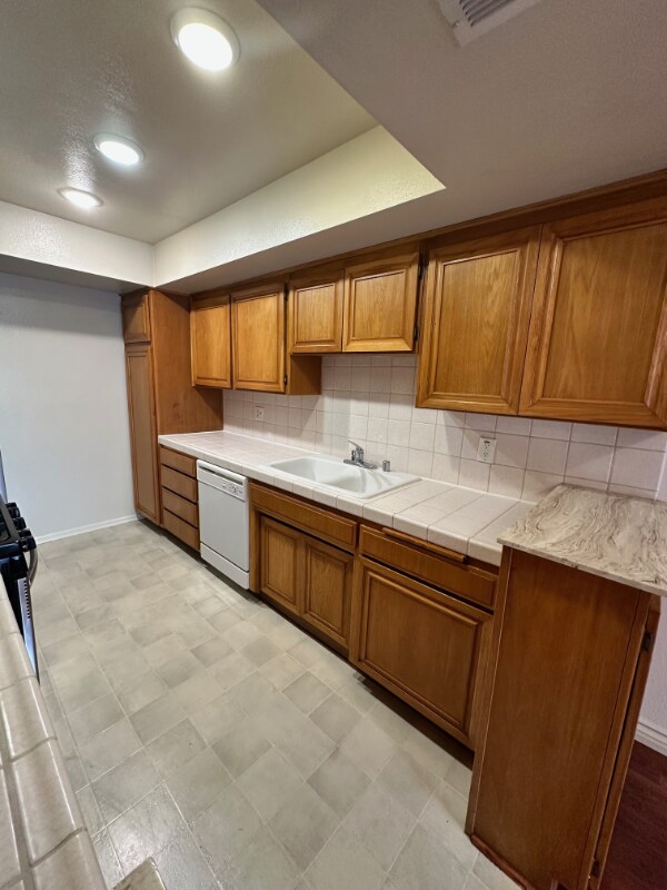 121 S Swall Dr unit 202, Los Angeles, CA 90048 - photo 5