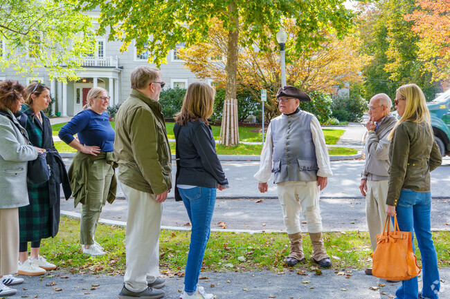 Take a tour among Lexington's historic Battle Green and learn about what it once was.