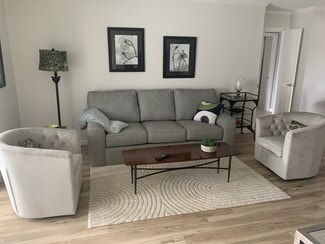 21 Colonial Club Dr Unit 200, Boynton Beach, FL 33435