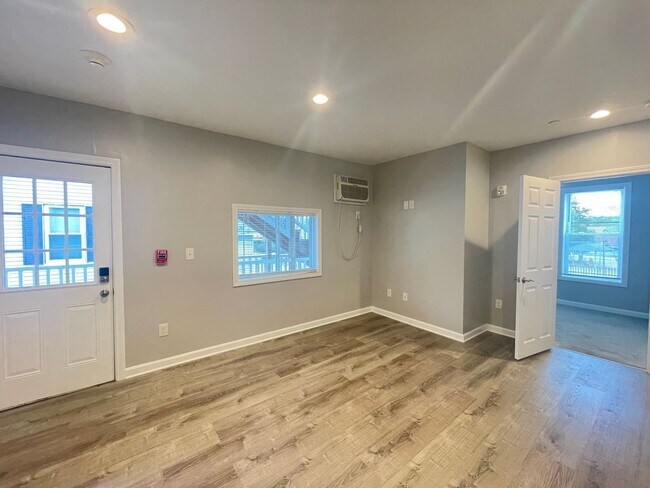 374 Amory St unit 3, Manchester, NH 03102 - photo 4