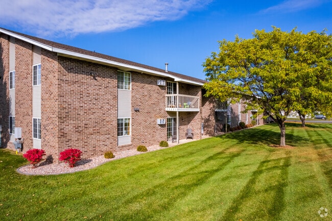 The Shores Apartments, Green Bay, WI 54311 - photo 4