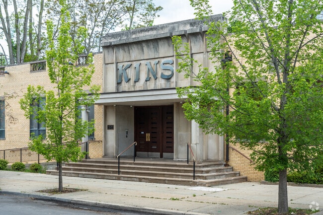 Congregation KINS of West Rogers Park is one of many religious sanctuaries in the neighborhood.