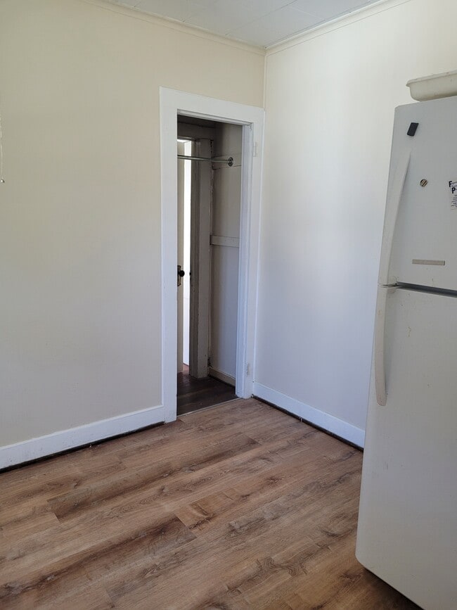 Pantry/Laundry