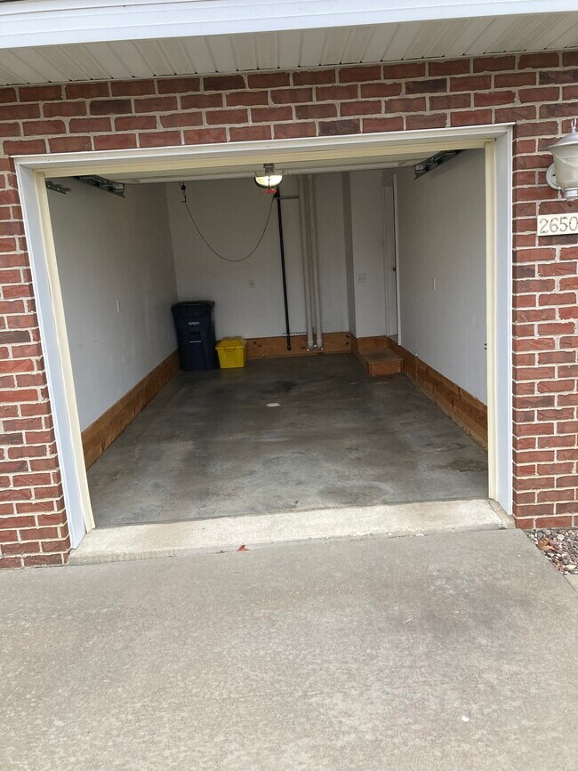 2650 Millstone Dr, Dubuque, IA 52002 - photo 2