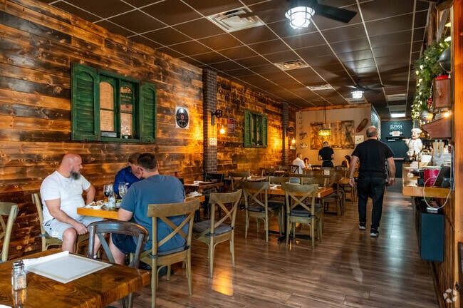 Daily News Cafe & Restaurant serves Mediterranean & American fare nearby to Morningside.