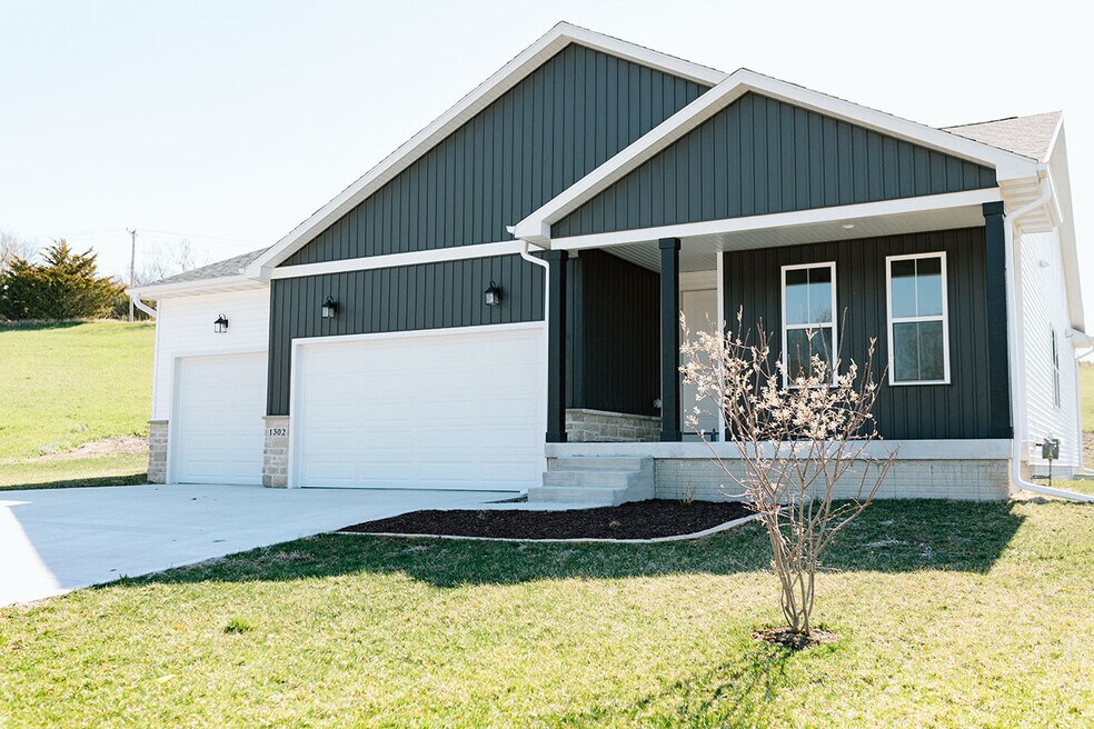 7600 86th Ln unit 36491050, Indianola, IA 50125 - photo 1