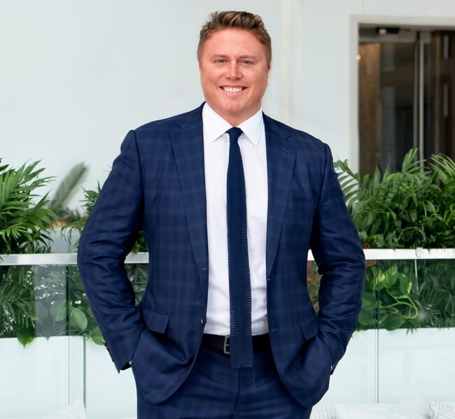 Agent Photo