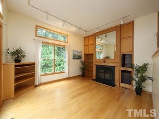 102 Mallard Ct, Chapel Hill, NC 27517