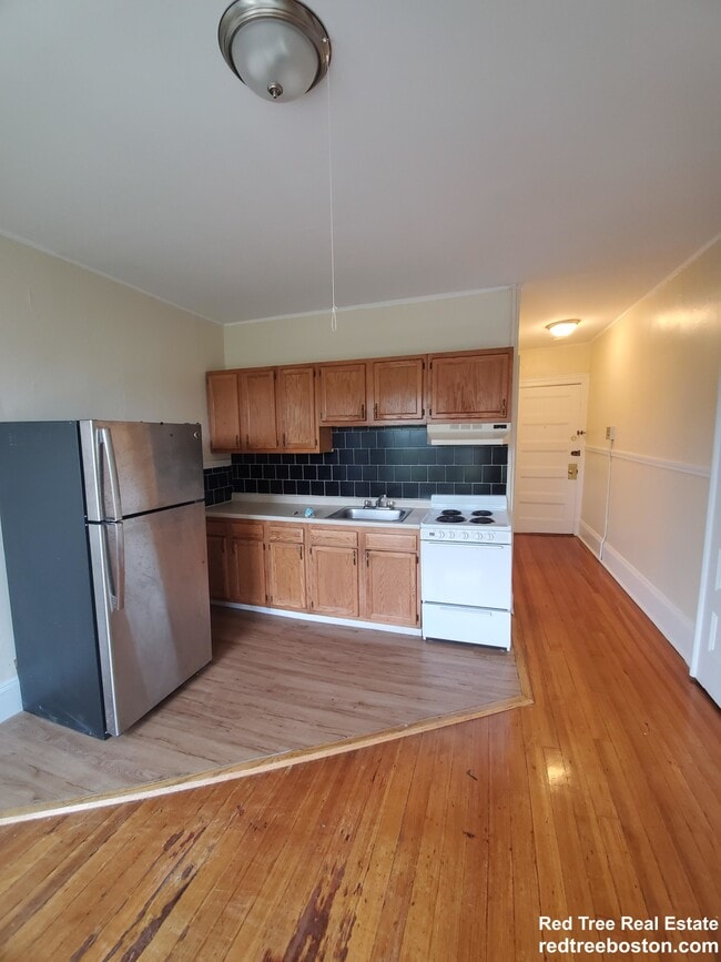 230 Harvard St Unit 3, Brookline, MA 02446