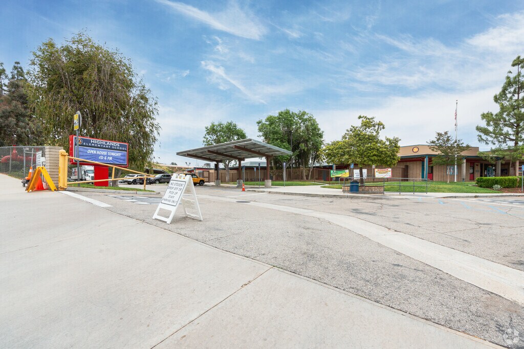 Highlands Elementary School educates the youth of Saugus and surrounding neighborhoods.
