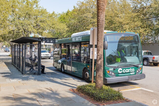 Mazyck-Wraggborough has many bus stops for quick commutes around Charleston.
