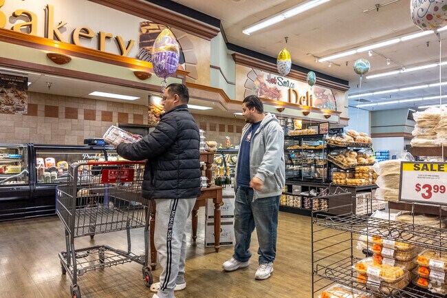 Stater Bros in Arrowhead Farms ensuring a convenient and satisfying shopping experience.