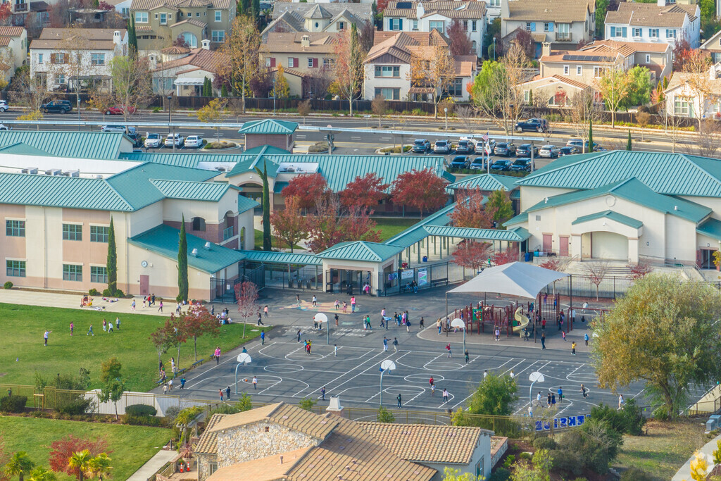 Creekside Elementary School is off of Camino Tassajara Rd.