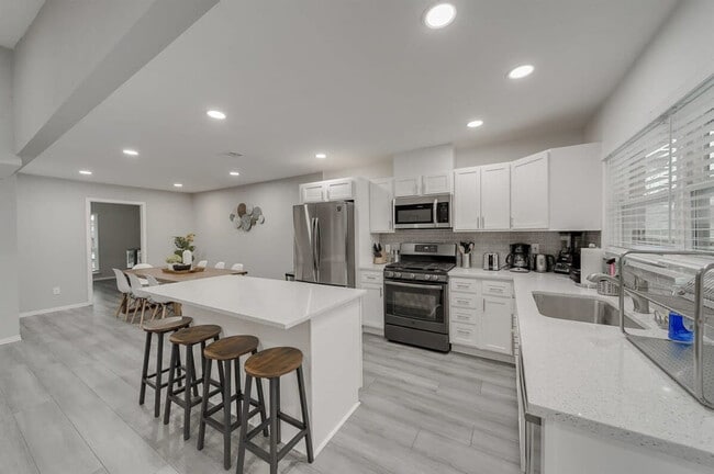 2922 Clover Valley Dr unit ID1019472P, Garland, TX 75043 - photo 6