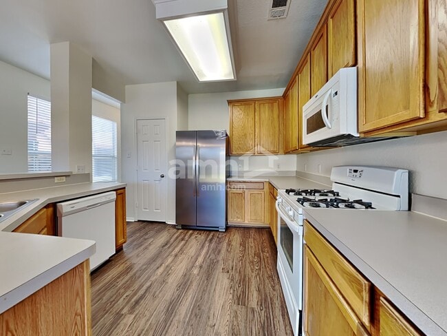 5400 Redwater Ct, the Colony, TX 75056 - photo 3