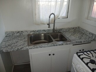 712 Park St, Paso Robles, CA 93446