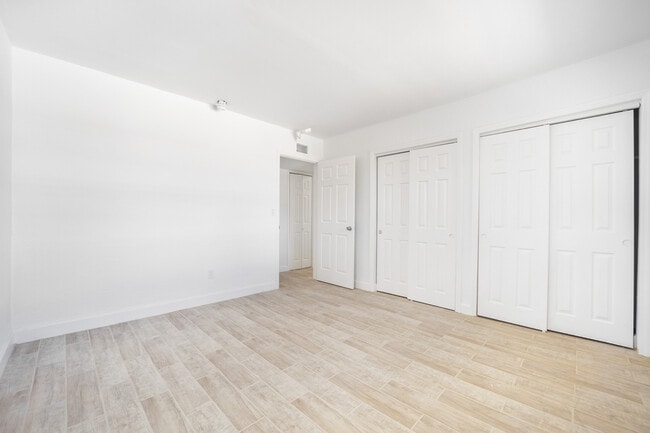 Three Kings on 135th, North Miami, FL 33161 - photo 4