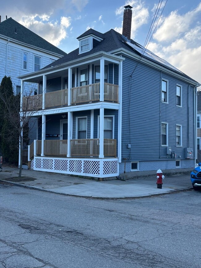 131 David St Unit 131 David St 2nd Fl, New Bedford, MA 02744