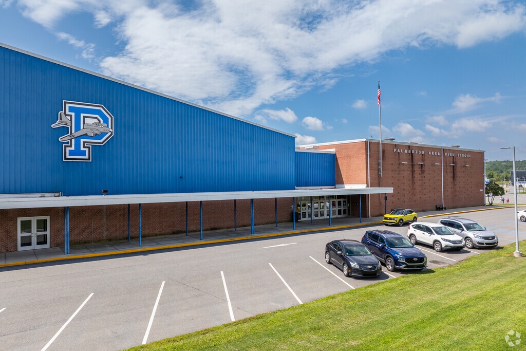 Palmerton Area High School receives a B- in academics from niche.com.