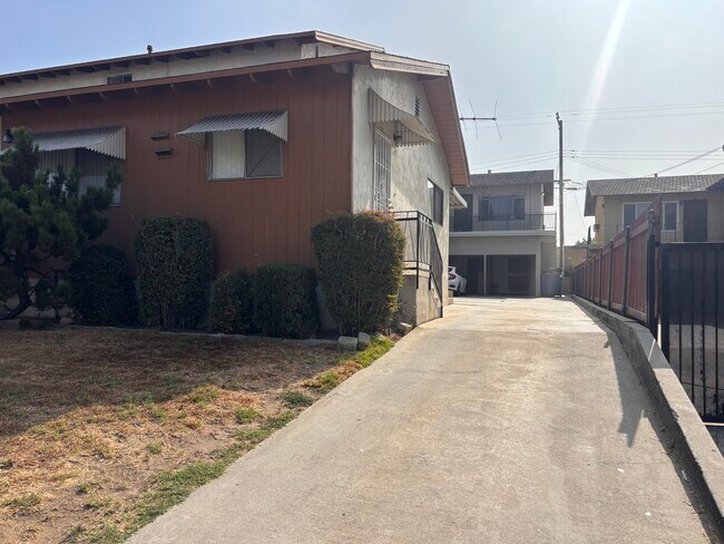 524 N 21st St unit A, Montebello, CA 90640 - photo 2