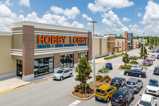 There is a wide variety of shopping options in Brookridge.