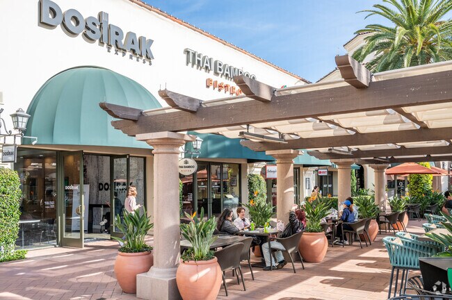 The Quail Hill Shopping Center offers plenty of dining options for Shady Canyon residents.