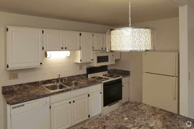 The Highland Square, Akron, OH 44303 - photo 4