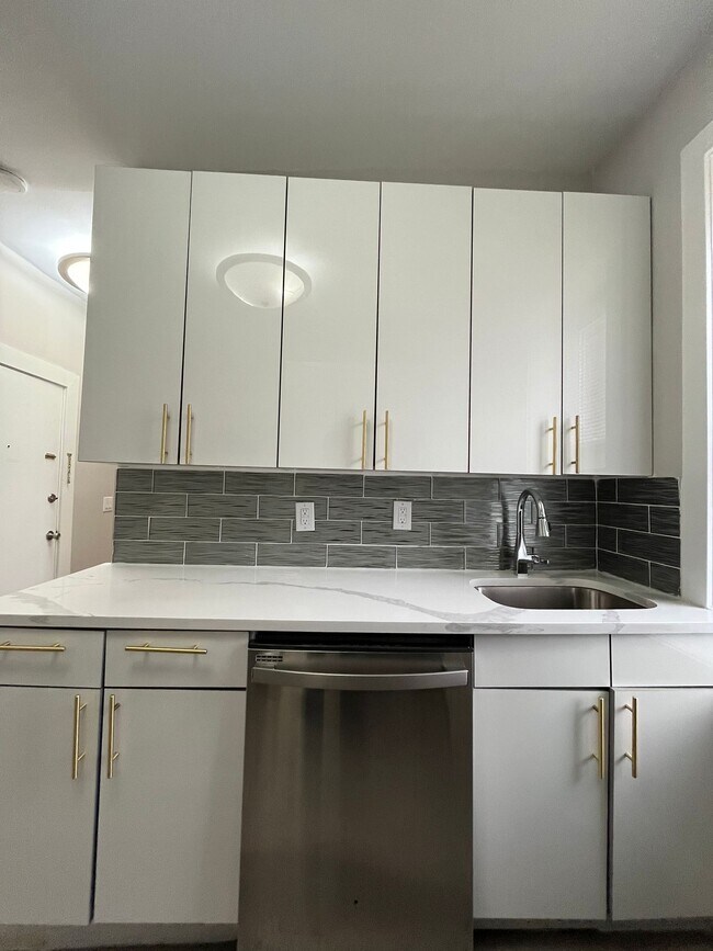 5809 Palisade Ave unit 14, West New York, NJ 07093 - photo 7