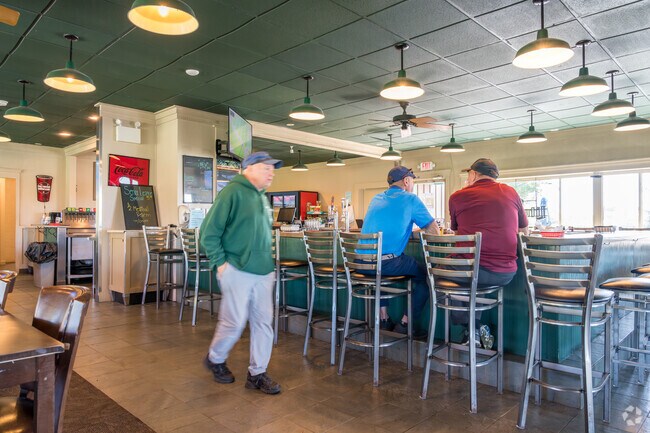 Enjoy a meal or become a member at Mountain View Golf Course near Mahanoy.
