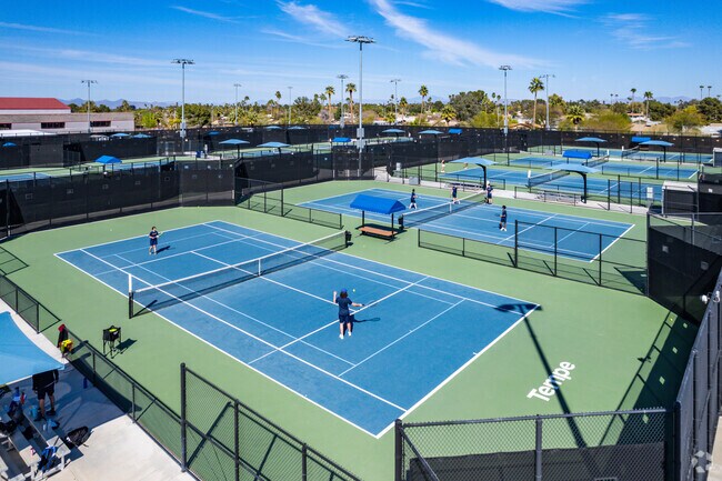 Practice your pickleball or tennis swings at Kiwanis Park in Tempe.