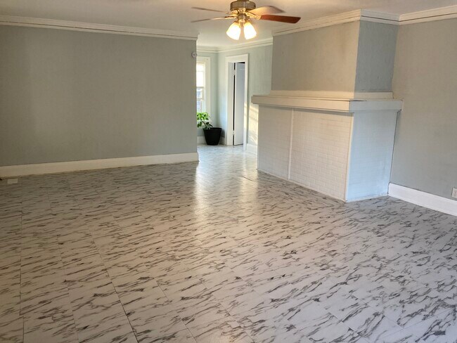 501 W Columbia Terrace unit 3, Peoria, IL 61606 - photo 3