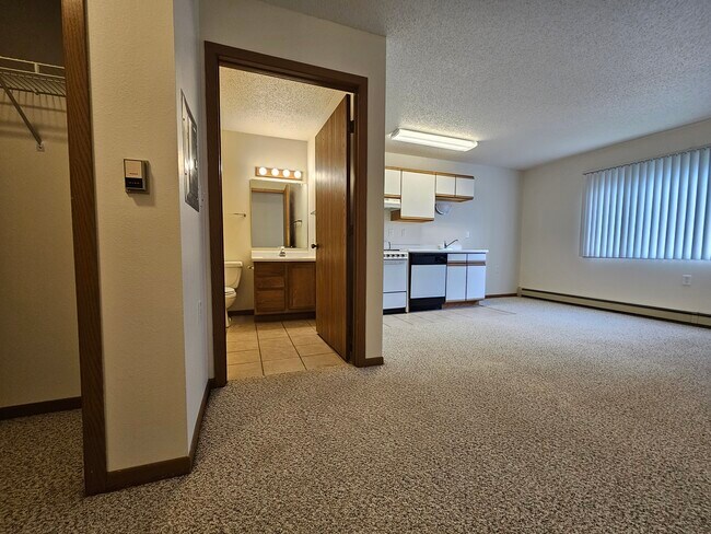 Green On 10th, Fargo, ND 58103 - photo 2