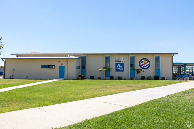 Mark Twain Elementary School is located on W 154th St.