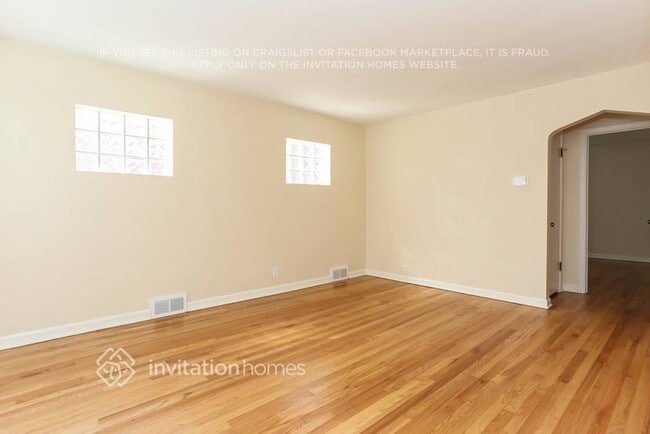 9024 S Albany Ave, Evergreen Park, IL 60805 - photo 4