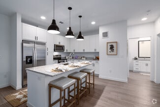 8101 Loyola Ln, Austin, TX 78724