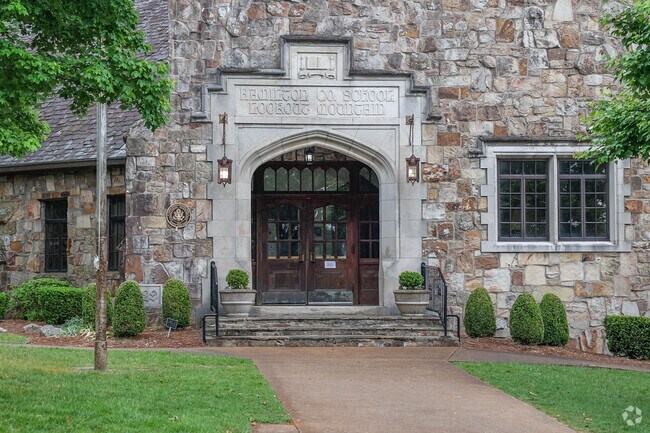 Lookout Mountain Elementary school is a long standing historical building.