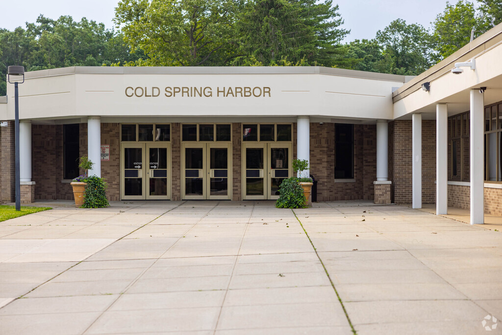 This is the main entrance to Cold Spring Harbor High School.