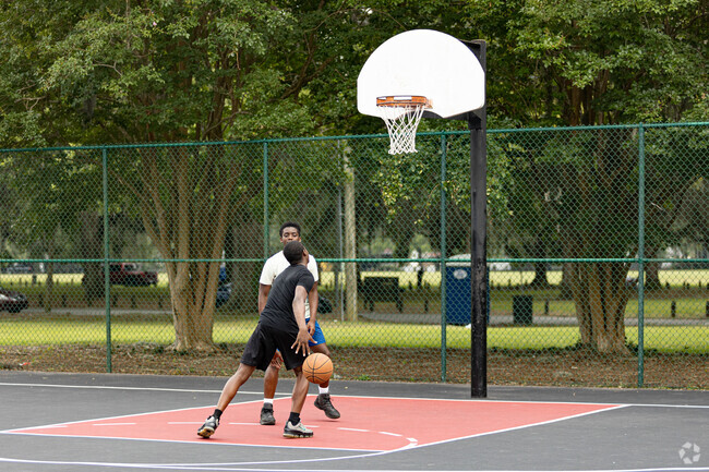 Daffin Park near South Garden features a basketball court.
